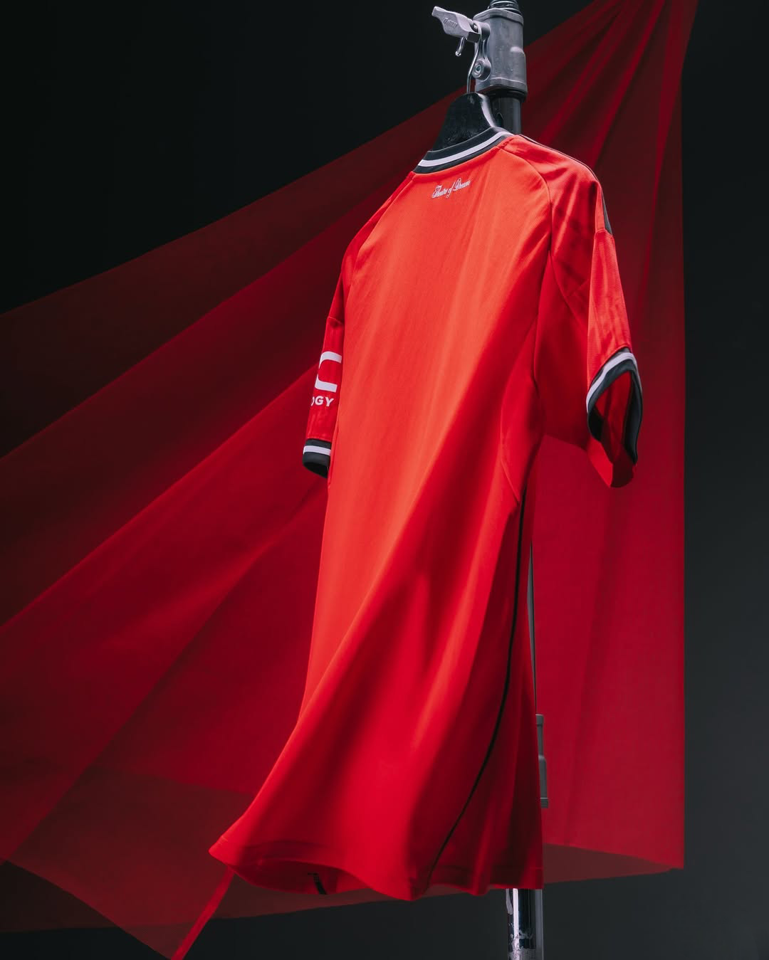 Manchester United 2025/26 Home Jersey (Player Version)