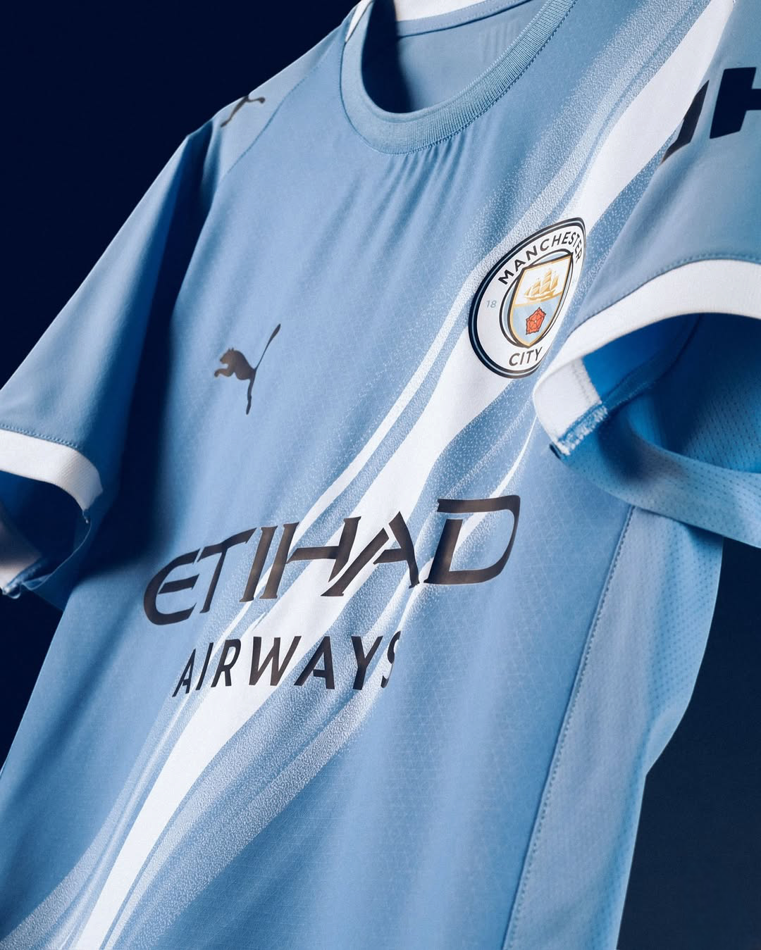 Manchester City 2025/26 Home Kit (Fan Version)