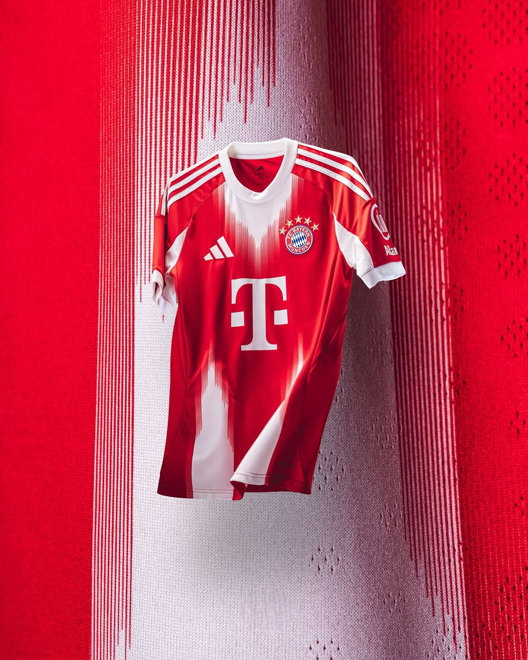FC Bayern Munich 2025/26 Home Jersey (Player Version)
