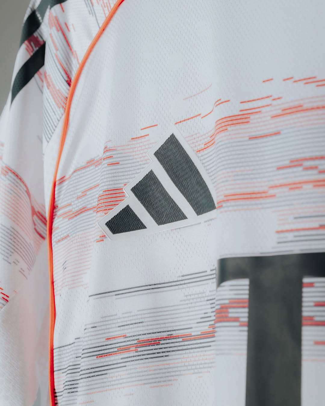 FC Bayern Munich 2025/26 Away Jersey (Player Version)