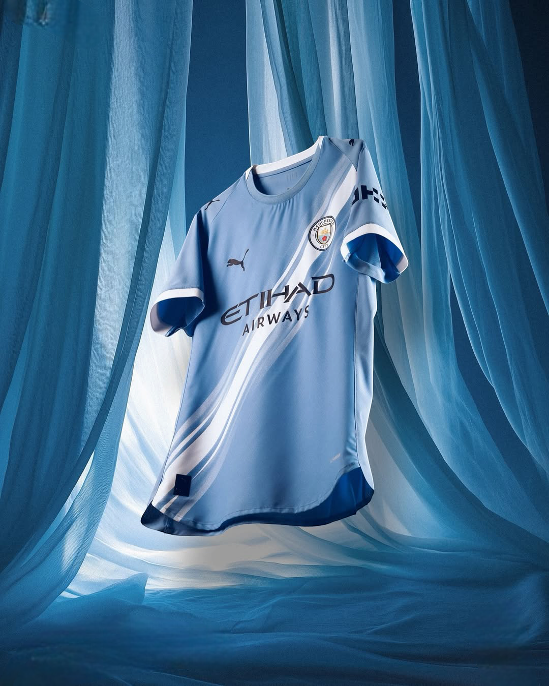 Manchester City 2025/26 Home Kit (Fan Version)