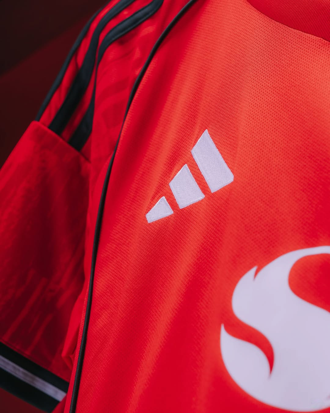 Manchester United 2025/26 Home Jersey (Player Version)