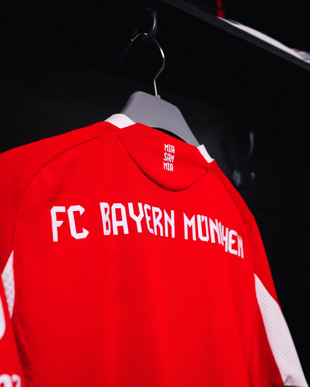 FC Bayern Munich 2025/26 Home Jersey (Player Version)